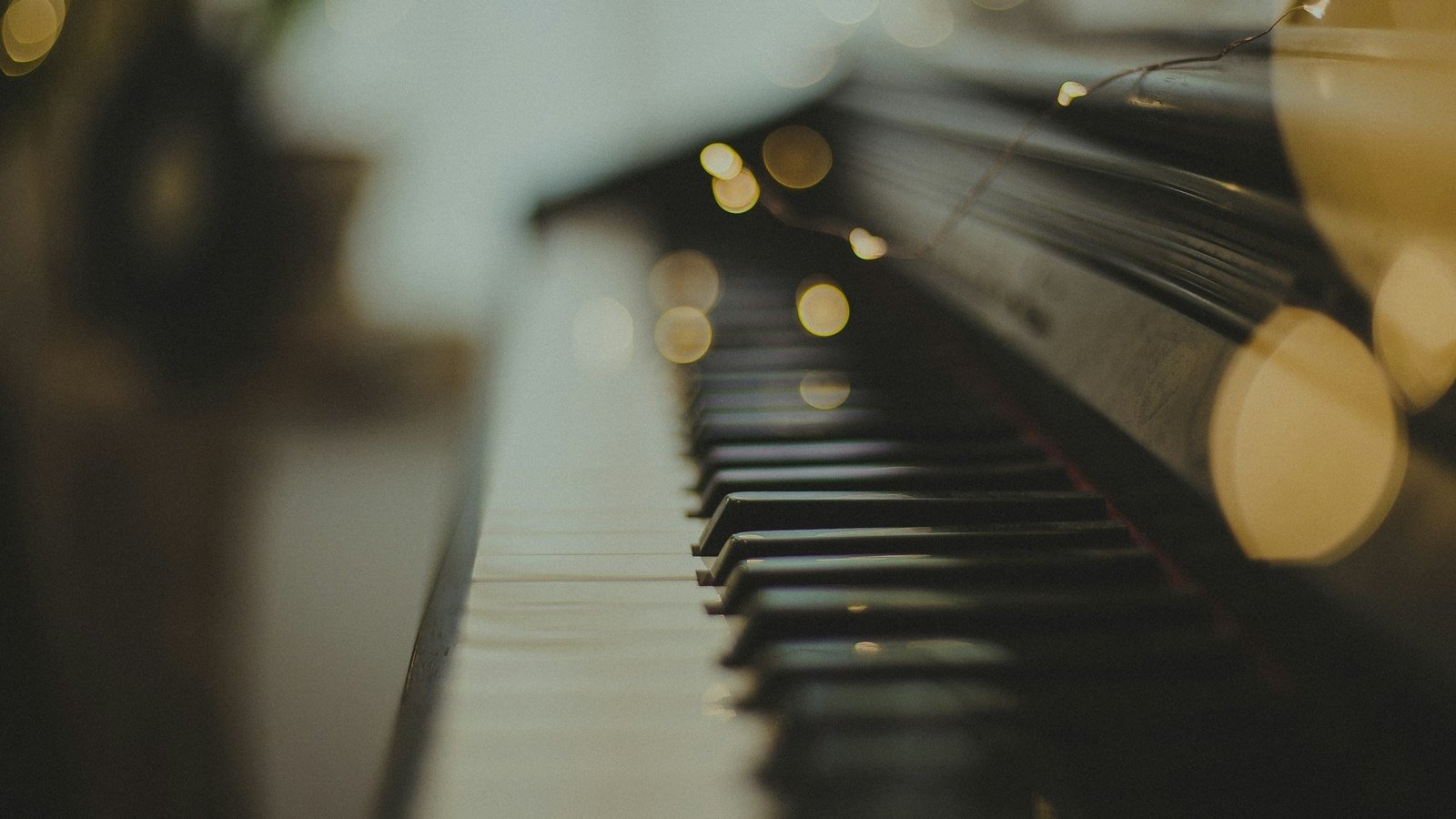Yamaha C7 Semi-Concert Grand Piano